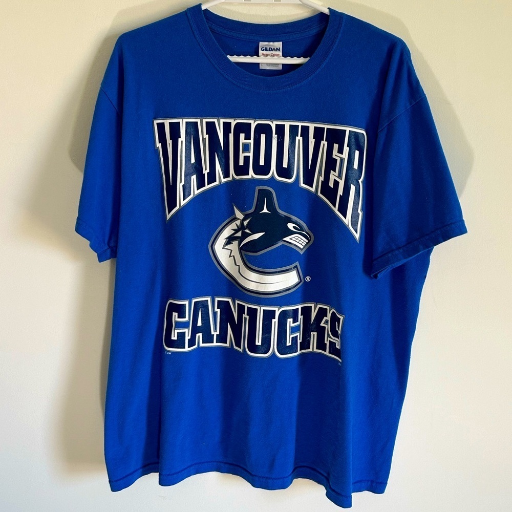 Mens NHL Vancouver Canucks  Shirt Size L